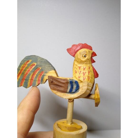 Mechanical Foot Kicking Rooster Hen Chicken Bottle Stopper Carved Wood Bar Anri - Picture 6 of 8